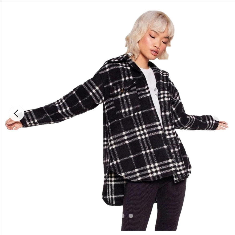 Nasty Gal Black and White Plaid Shacket Size 8